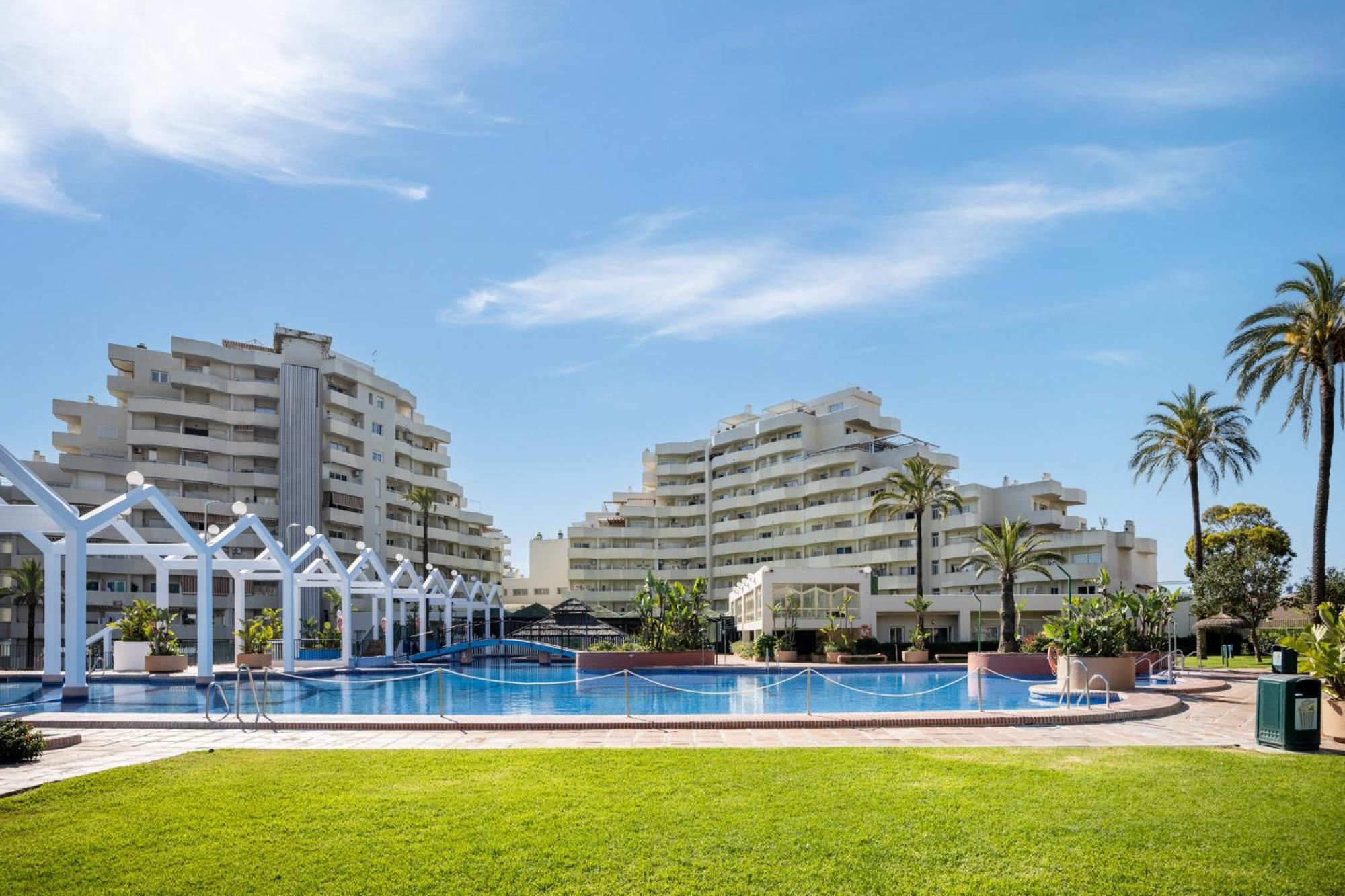 Benalbeach Premium Apartments By Alfresco Stays Бенальмадена Екстер'єр фото